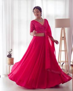 Lehenga choli ผ้าบางเนื้อนิ่มสไตล์แฟนซีสำหรับงานแต่งงาน - Product Image 6