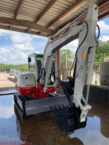 Miniexcavadora de Orugas Takeuchi TB250-2 2022 con Motor Hidráulico Eaton y Alta Potencia de Excavación - Product Image 2