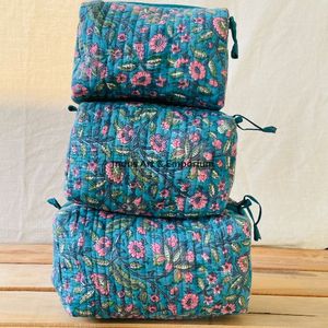 Pochette de voyage matelassée en voile de coton indien imprimé à la main, motif floral, réutilisable, de qualité supérieure, pour cosmétiques et articles de toilette, vente en gros - Product Image 2