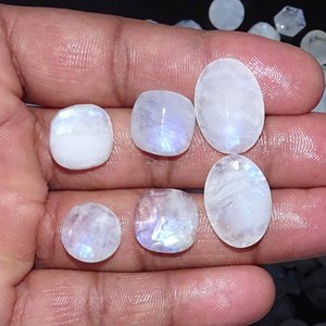 Cabujón de piedra lunar arcoíris de alta calidad, cuarzo Natural, suave, fino, suelto, piedra preciosa, tamaño libre, producto de forma mixta - Product Image 2