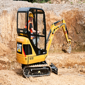 Para la marca CAT Mini excavadora usada Excavadora pequeña en excelentes condiciones Entrega rápida Gran construcción con motor de núcleo - Product Image 1