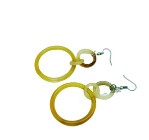 Pendientes de cuerno para mujer hechos a mano, joyería artesanal natural, diseño al por mayor exportado por el fabricante - Product Image 1