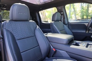 รถกระบะ G-M0C SI-ER-RA 1500 DENALI EDITION ปี 2024 สภาพสะอาดมาก เกียร์อัตโนมัติ - Product Image 3