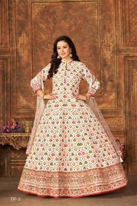 Robe Anarkali de travail de broderie de filet de soie de taffetas de dernier modèle par Fab Zone vêtements indiens et pakistanais - Product Image 5
