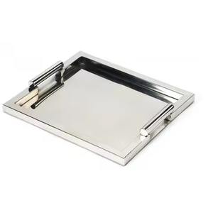Bandeja de Servicio de Metal con Bordes Lisos y Forma Refinada para Uso en la Cocina - Product Image 2