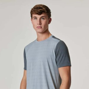 6. เสื้อยืดวิ่งแห้งเร็วสําหรับผู้ชาย-ประสิทธิภาพสูง สะดวกสบาย เหมาะสําหรับกีฬายิม และกิจกรรมกลางแจ้ง - Product Image 2