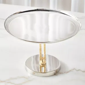 Soporte para tarta de metal pulido brillante de diseño personalizado, soporte para tarta de cumpleaños decorativo de mesa con acabado antiguo - Product Image 5