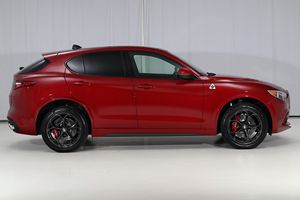 UTILISÉ LHD/RHD 2020 ALFA ROMEO STELVIO QUADRIFOGLIO - Product Image 3