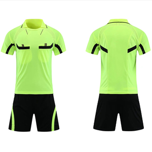 Ensemble maillot et short de football OEM, qualité professionnelle, personnalisable, en tissu anti-humidité, séchage rapide et respirant pour marques - Product Image 6