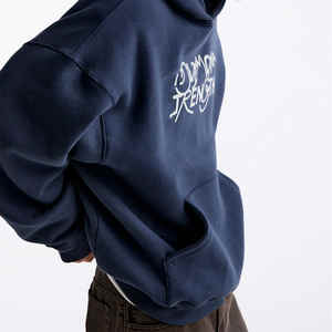 Sweats à capuche courts avec logo imprimé DTG personnalisé 100% coton polaire Boxy Fit Streetwear surdimensionné épais sweats à capuche pour hommes - Product Image 3