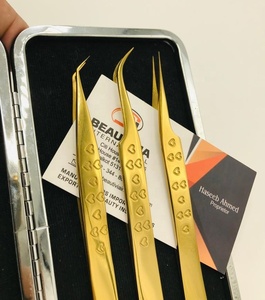 Pinzas Profesionales para Extensión de Pestañas de Acero Inoxidable Chapadas en Oro con Logotipo Grabado Personalizado, Sostenibles, Puntiagudas y con Agarre Fuerte - Product Image 6