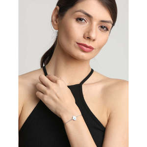 Pulsera con Amuleto de Mano de Hamsa y Ojo Turco CLARA, Plata de Ley 925, Accesorio de Moda - Product Image 3