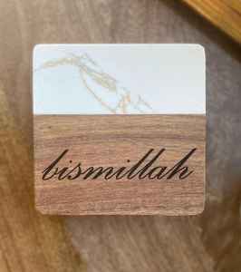 Sous-verres en marbre blanc de la meilleure qualité avec garniture dorée Sous-verres en pierre de luxe polie pour les maisons, les hôtels et les cadeaux Sous-verres en pierre - Product Image 2