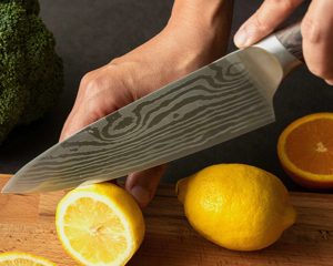 Cuchillo de Chef personalizado hecho a mano mango de madera de acero inoxidable de alta calidad hoja de 8 pulgadas diseño ambidiestro-regalo de cocina para novio - Product Image 3