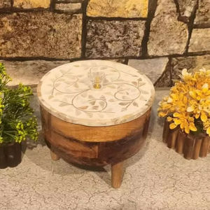 Boîte de rangement et d'exposition en acrylique Heritage Glow avec couvercle en bois incrusté de nacre artisanale pour une présentation élégante lors de l'Aïd, des mariages et des fêtes - Product Image 6