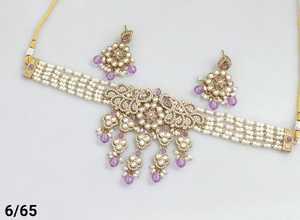 Collier ras du cou indien avec boucles d'oreilles et Mangtika pour femme Design de fleurs superbe zircon cubique fabriqué à la main - Product Image 5