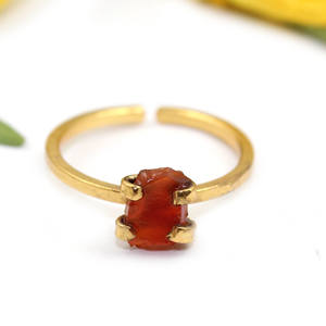 Anillos apilables chapados en oro de 18 quilates, joyería de latón para niñas, venta al por mayor, piedra cornalina cruda Natural minimalista, 7MM, ajuste de punta - Product Image 2