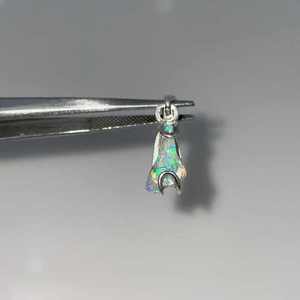 Pendentif de mariage en argent pour enfants, forme amoureux, avec cristaux multicolores de qualité vintage, strass et imitation perle, pierres brutes - Product Image 2