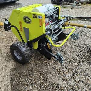 Presse à balles de foin automatique économique et robuste pour usage agricole, avec moteur et boîte de vitesses à garantie de 3 ans - Product Image 1