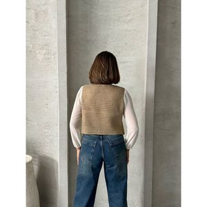 Blusas y Camisas Cortas con Botones para Mujer, Producto al por Mayor - Product Image 1