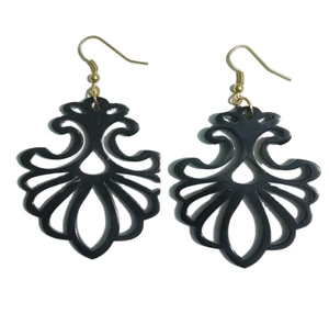 Boucle d'oreille en corne polie, style animal fait à la main, art et artisanat pour la fabrication de bijoux en corne par Tayyab Handicraft - Product Image 1