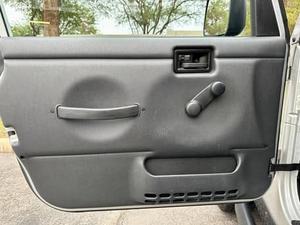 JEEP WRANGLER RUBICON 4X4 d'occasion 2006, conduite à gauche/droite - Product Image 5