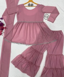 1.สำรวจคอลเลกชันเสื้อผ้าสตรีสุดหรูของเราสำหรับฤดูหนาวที่มีตัวเลือก kurta/kurti ทำจากโพลีเอสเตอร์ให้ความอบอุ่น - Product Image 4