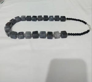 Collier en résine écologique de qualité supérieure, acrylique lucite, bijoux de mariage indiens tendance, style perles classiques pour femmes - Product Image 4