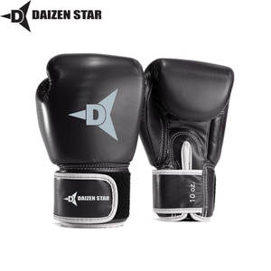 ถุงมือชกมวย DSI International PU ระบายอากาศ ซับเหงื่อ ป้องกันรังสียูวี สายรัดข้อมือปรับได้ พร้อมตะขอเกี่ยว สำหรับฝึกซ้อมสำหรับผู้ใหญ่ - Product Image 6