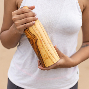 Vente en gros d'ustensiles de cuisine ayurvédiques Ensemble de bouteilles d'eau en bois pur personnalisées avec couvercle Ustensiles en métal pour boire Fourniture de cadeaux - Product Image 2