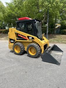 รถตักล้อยางขนาดเล็ก CAT226B 236D 246D พร้อมอุปกรณ์เสริม เครื่องยนต์ Perkins เกียร์ประสิทธิภาพสูง ปั๊มไฮดรอลิก เครื่องจักรสำหรับงานดิน - Product Image 4