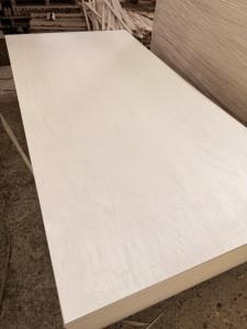 Contrachapado de Álamo para Componentes de Muebles OEM |   Mecanizado Sencillo |   Fabricante de Madera Contrachapada de Vietnam de Grado Interior E0 E1 - Product Image 2