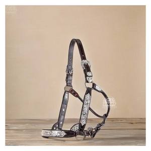 Selle Western Designer pour l'équitation, licol en cuir avec accessoires en acier inoxydable, couleur noir et marron, vente en gros équestre - Product Image 1