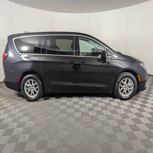 รถ Chrysler Voyager ปี 2024 สภาพดีเยี่ยม - Product Image 2