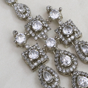 Conjunto de Collar chapado en plata con CZ y piedras de rubí Hermosos pendientes Bindi para bodas Fiestas con piedra principal de circón - Product Image 5