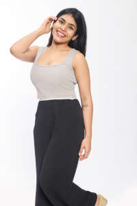 Femmes à la mode gris côtelé haut débardeur extensible sans manches col carré Spandex tricots pour tenues d'été superposition décontractée - Product Image 4