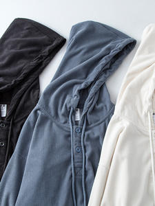 Sweat à capuche oversize en velours côtelé surdimensionné avec logo personnalisé avec 14 boutons et col et grandes poches avec cordon de serrage pour hommes - Product Image 3