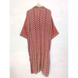 Kimono Saree indien vintage en soie recyclée taille libre pour femmes robe de maternité peignoir en soie douce pour vêtements de nuit pour l'été - Product Image 4