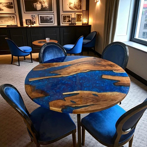 Mesa de Centro Redonda de Madera Hecha a Mano con Tapa de Nogal y Resina Epoxi Azul, Mueble Artístico Moderno para Sala de Estar, Regalo de Inauguración - Product Image 1