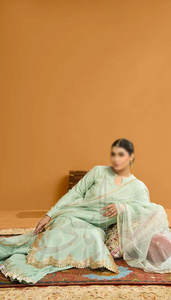 Trajes de Mujer de Diseño Único y Alta Calidad - Estilo Formal, Opciones Personalizables, Tejido Transpirable y Ecológico, Venta Directa de Fábrica - Product Image 2