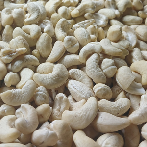 Proveedor Confiable de Nueces de Anacardo Secas Kaju Badam SANTIGO, Nueces de Anacardo W180 W240 W320, MOQ Bajo, Empaque Personalizado - Product Image 1