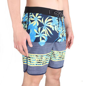 Pantalones cortos de sublimación de ropa de entrenamiento para hombres a precio al por mayor OEM transpirable de secado rápido 100% poliéster hecho pantalones cortos para hombres - Product Image 4