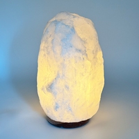Lampe en sel de l'Himalaya blanc 6-8 kg, lumière blanc chaud, base en bois, décoration intérieure, ionisante 20m², 15 W, fabriquée au Pakistan