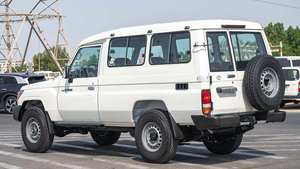 TOYOTA LAND-CRUISERs 78 HardTop SUV 8 Diésel Manual USADO Y CONFIABLE - Product Image 4