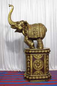 Elefante de estilo moderno para decoración de bodas Material de fibra elegante con base para decoraciones de bodas - Product Image 2