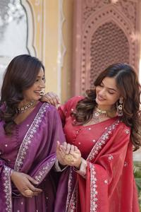 El mejor precio, ropa de boda india paquistaní, ropa lista para usar, vestido de viscosa pesada, bordado de lámina Cosmos, trabajo de secuencia Zari tradicional - Product Image 5