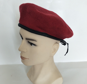 Boina de Lana Personalizada con Rayas Multicolores, Boinas y Gorras Francesas 100% Lana al por Mayor para Uso Unisex en las Cuatro Estaciones - Product Image 3