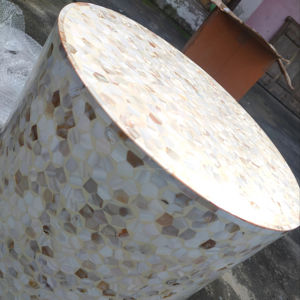 โต๊ะข้างโซฟา/โต๊ะข้างเตียง/โต๊ะมุม งานฝีมือระดับพรีเมียม ตกแต่งด้วยเปลือกหอยและกระดูก ดีไซน์โบราณ ทนทาน เหมาะสำหรับตกแต่งบ้าน หรือเป็นของขวัญทางธุรกิจ - Product Image 1