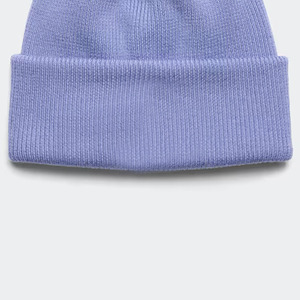 Gorros unisex cálidos y elegantes hechos de acrílico suave, perfectos para usar en invierno, moda casual o para publicidad. - Product Image 5