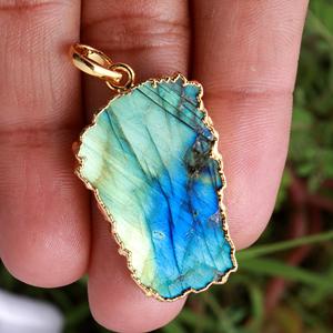 จี้เครื่องประดับหินไฟลาบราดอไรต์สีฟ้าตามธรรมชาติชุบโลหะด้วยไฟฟ้าแบบโบฮีเมียน - Product Image 2